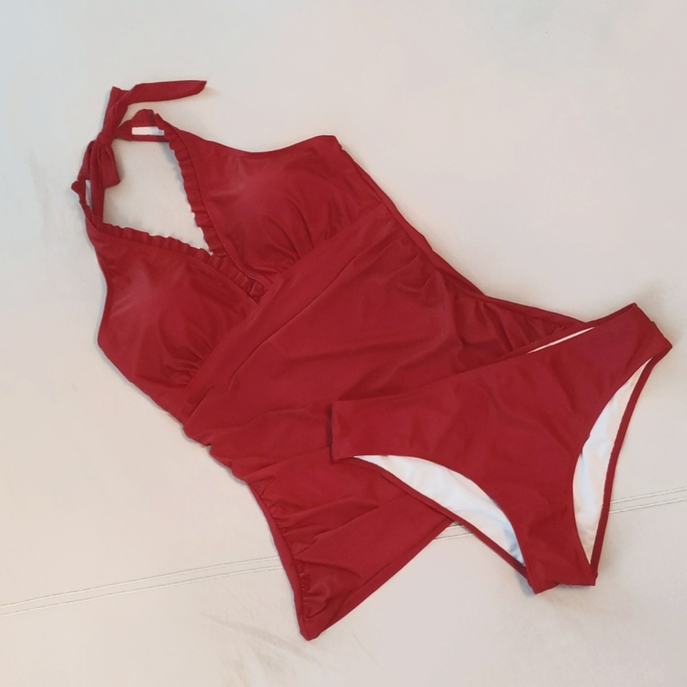 Halter top tankini NWOT